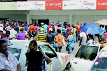 ¡LO QUE DEJA LA PATRIA! Venta de pollo terminó en pelea en Bicentenario de Puerto La Cruz