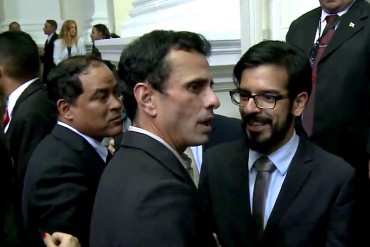 ¡UNIDAD ANTE TODO! Henrique Capriles acompaña a los diputados en la Asamblea Nacional