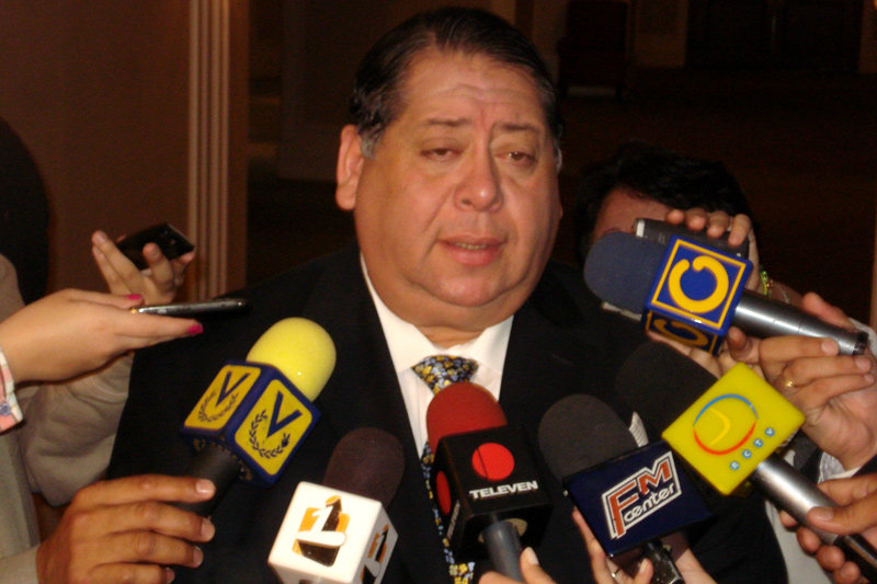 Hermann-Escarra-chavista-3