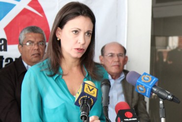 ¡FUERA DE LA FOTO! María Corina Machado: Desconocía reuniones entre gobierno y oposición, no nos invitaron