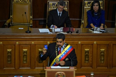 ¡YA SABE QUE VA DE SALIDA! Maduro propicia la confrontación de poderes «para ganar tiempo»