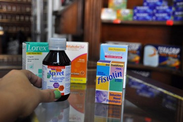 ¡ALARMANTE! A falta de medicamentos pediátricos, padres dan a bebés fármacos para adultos