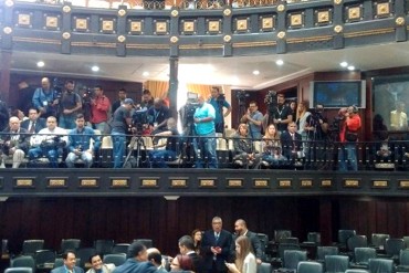 ¡UN HECHO HISTÓRICO! Vuelven los medios LIBRES al palco de la Asamblea Nacional (+Fotos)