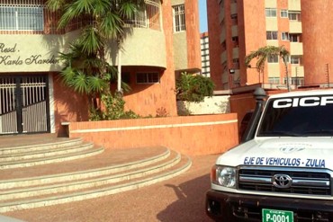 ¡SIN CONTROL! Hampones asaltaron edificio en Zulia y desvalijaron carros en estacionamiento