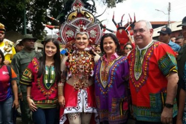 ¿Y LA CRISIS? Calculan en un MILLÓN de bolívares traje de Carnaval de la primera dama de Bolívar