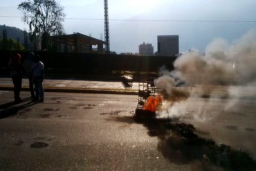 Trasladan a Villca Fernández a Caracas y arranca protesta en la ULA: Exigen su libertad (+Fotos)