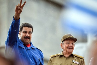 ¡COMUNISMO DESATADO! Así es como Maduro acelera la cubanización de Venezuela (el sueño de Chávez hecho realidad)