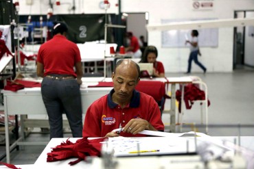 Bajos salarios en Venezuela dificultan la contratación de mano de obra especializada