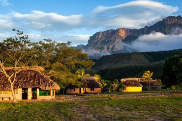 Reportan la muerte de piloto y un capitán indígena tras accidente aéreo en Canaima (+Video)