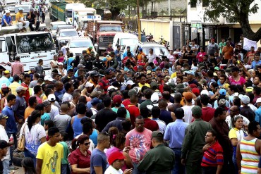 ¡BOMBA DE TIEMPO! Tumeremo sin gasolina ni comercio sigue en protesta por mineros desaparecidos