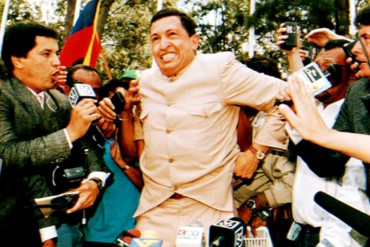 ¡RECORDAR ES VIVIR! Hoy se cumplen 22 años de que Caldera decretó amnistía a Hugo Chávez