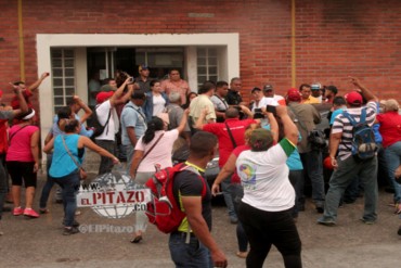 ¡SALVAJES DESATADOS! Hordas chavistas atentaron contra Ismael García en Cojedes (+FOTOS)