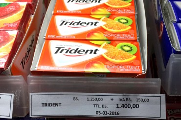 ¡VAS A MORIR! Se necesita 10% del sueldo mínimo para comprarse una cajita de chicles «Trident»