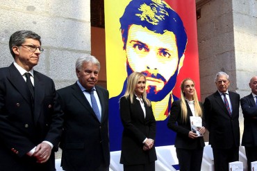 ¡APOYO TOTAL! PP, Psoe y ciudadanos unidos homenajearon a Leopoldo López en Madrid (+FOTOS)