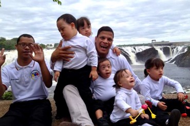 ¡OTRA LAMENTABLE PARTIDA! Asesinaron a Larry Salinas, director de coral para niños especiales