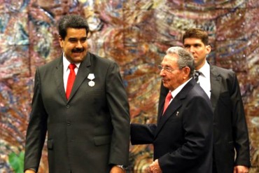 ¡BOCHORNO DEL AÑO! Llegada de Obama a Cuba “en alfombra roja” deja “en ridículo” al chavismo