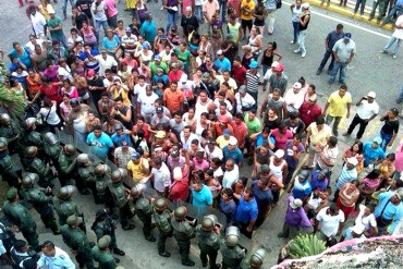 ¡ATENCIÓN! Hasta 13 personas estarían detenidas tras protestar por falta de alimentos en Yaracuy