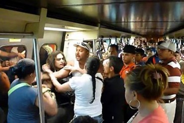 ¡VIOLENCIA DESATADA! En Video: Así fue el intento de robo en la línea 3 del Metro de Caracas