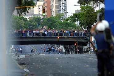 ¡NOSTALGIA ROJITA! Jaua: Chavistas se apoderarán del Puente Llaguno desde este #11Abr hasta el jueves #13Abr