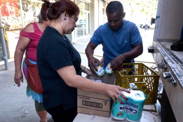 ¡MISERABLE! Gobierno exige firmas contra la Amnistía para vender bolsas de comida