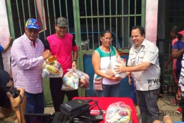 ¡MISERABLE! Quien no esté inscrito en el consejo comunal chavista NO recibe bolsa de comida