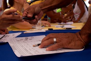 ¡ATENCIÓN! Si movió el dedo y dejó una mancha en su huella su firma puede quedar anulada