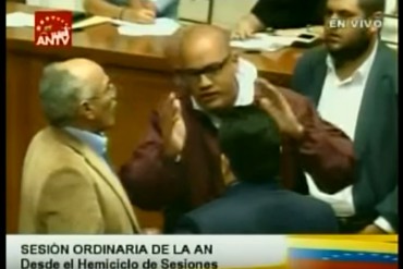 ¡HISTERIA A MILLÓN! El nuevo «berrinche» que armó Héctor Rodríguez en la AN (+VIDEO)