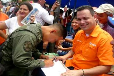 ¡ATENCIÓN! Jorge Rodríguez asegura que militares «tienen prohibido» firmar para el referendo