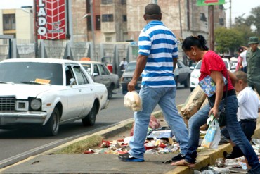 ¡INSÓLITO! Panaderías de Maracaibo venden el pan «por combos» y a Bs. 1.300 el kilo