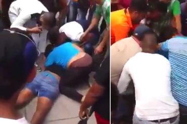 ¡INCREÍBLE! Mujeres se caen a golpes por una mantequilla a las afuera de un supermercado