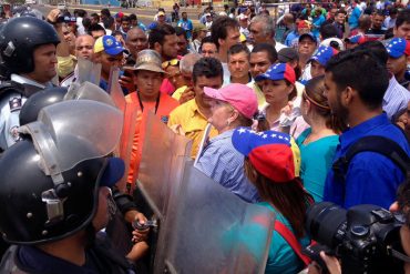 ¡SE ALZÓ EL PUEBLO! Difieren cortes eléctricos en la madrugada tras fallas y protestas en el Zulia