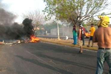 ¡ATENCIÓN! Continúan protestas en Maracaibo: Zonas tienen más de 30 horas SIN LUZ