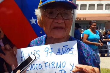 ¡CONMOVEDOR! Abuelita de 97 años pide a los jóvenes firmar para «salvar a Venezuela»