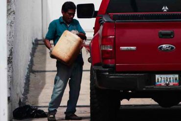 ¡ASÍ ESTAMOS! En el Zulia pagan hasta Bs. 800 para echar gasolina «bachaqueada» sin cola