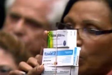 ¡PRUEBA EN MANO! Diputada llevó medicamentos e insumos vencidos a la AN (+Video)