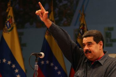 ¡EL QUE SUSPENDE LAS CLASES LOS VIERNES! Maduro anuncia una «revolución educativa»