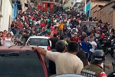 ¡SE DESATÓ LA LOCURA! 12 heridos tras intento de saqueo a camión con champú en Táchira