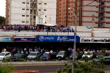 ¡FUERA DE CONTROL! Reportan disparos en supermercado de Maracaibo tras disturbios en cola