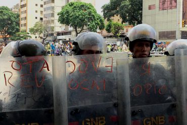 ¡TE LO CONTAMOS! La GNB se llevó un mensaje en sus escudos que les hará reflexionar (+Fotos)