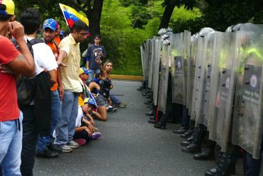 ¡ENTÉRATE! Oposición fue cercada por GNB y PNB: No concretó marcha hasta el CNE (¡Por ahora!)