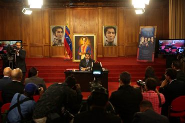 ¡NADIE LE CREE NADA! Las caras de los periodistas cuando Maduro dijo que «redujo la pobreza»