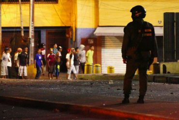 ¡TENSA SITUACIÓN! Petare se prendió en protesta y la Guardia Nacional reprimió con todo