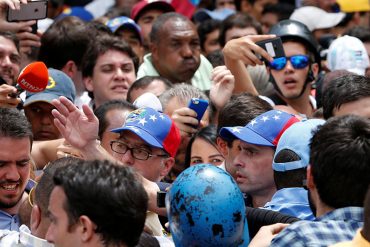 ¡NO ABANDONAN LA CALLE! Capriles anunciará nuevas movilizaciones a favor del revocatorio