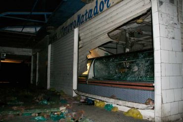 ¡PUEBLO CANSADO! Noche de saqueos y destrozos en La Isabelica: Así quedaron los negocios