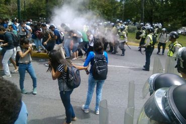 ¡SIGUEN LOS ABUSOS! GNB y PNB reprimieron protesta en la UCV (+Videos)