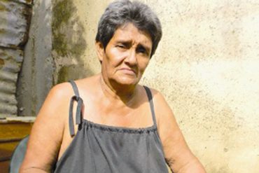 ¡A PUNTA DE PISTOLA! A una abuela la tumbaron al piso y le robaron su silla de ruedas en Cabimas