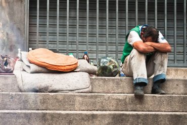 ¡DENIGRANTE! Venezolano confesó que en su casa comieron «gato asado» para paliar el hambre