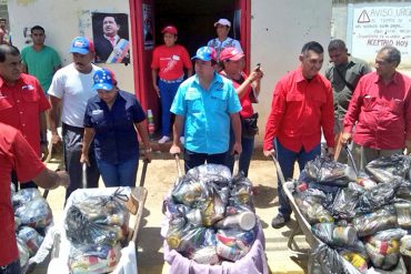 ¡AVANCES DE LA REVOLUCIÓN! Ministro de Alimentación reparte bolsas de comida en carretilla