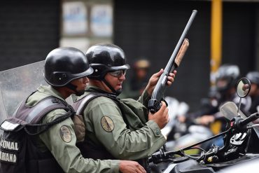 ¡PLOMO AL HAMBRE! GNB dispersa manifestación por falta de comida en Santa Teresa del Tuy