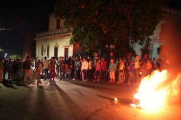 ¡DESASTROSO! Muere joven herido con perdigones en protesta por comida en Lagunillas